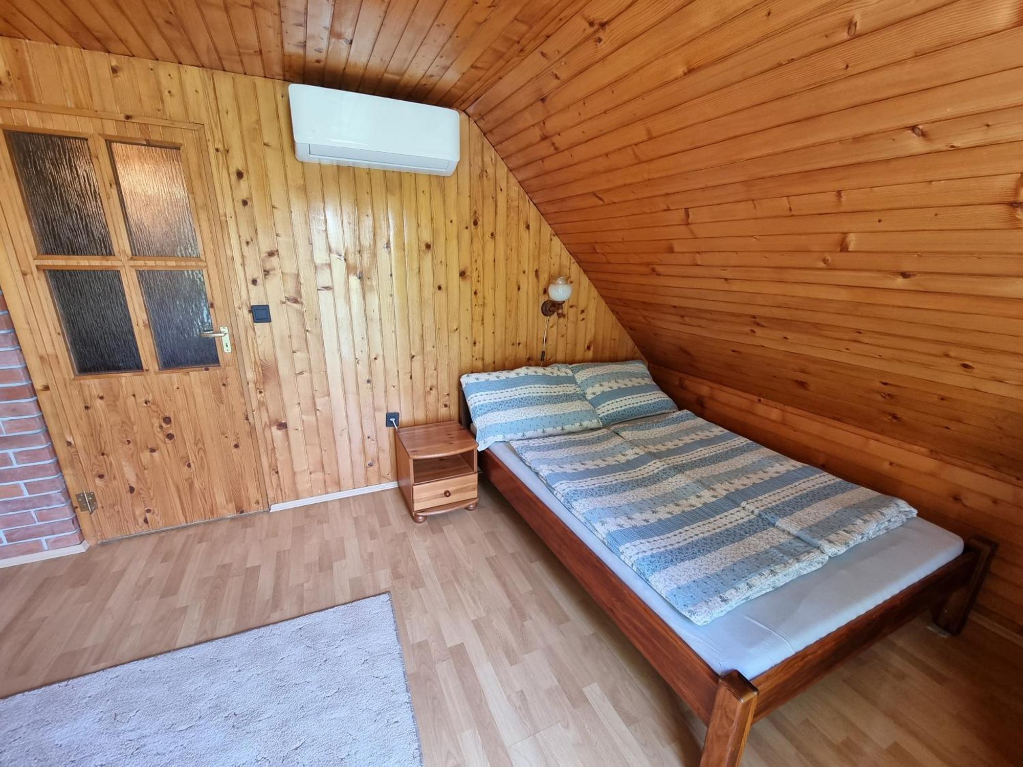 Julia Vendeghaz Apartment Balatonfured Luaran gambar